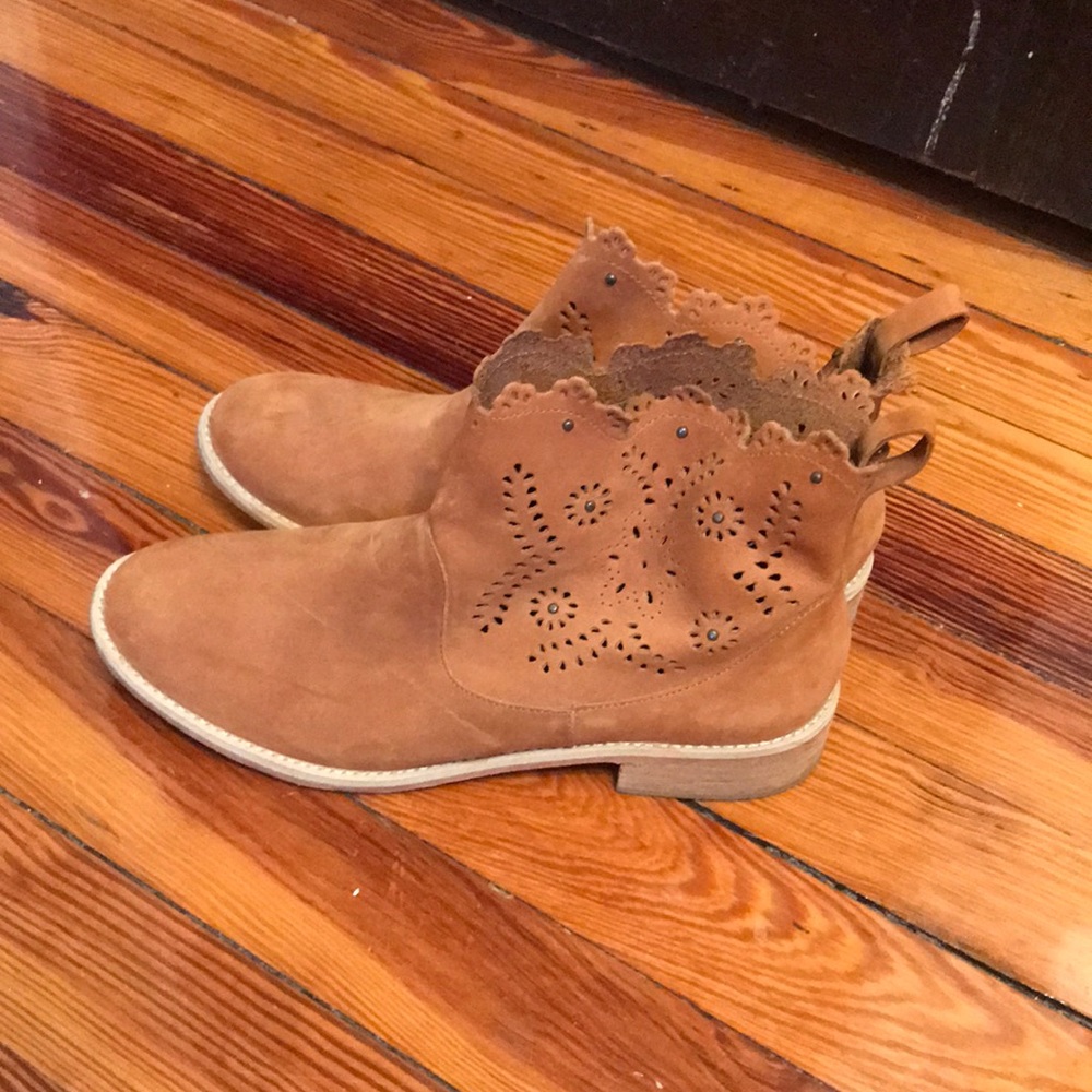A pair of low cut boots from Anthropologie, size 8